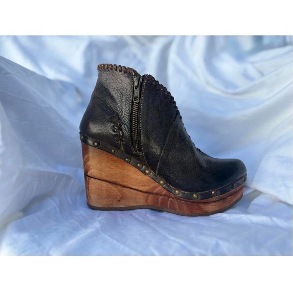 Mexican Wood & Leather Platforms